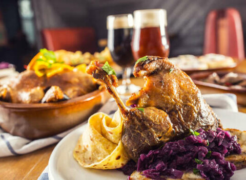 Kačacie a husacie hody priamo pri Dunaji v hoteli Divoká Voda v Čunove.