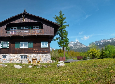 Jesenné večery pod Gerlachovským štítom v typickej drevenici Danielov dom až pre 14 ľudí.