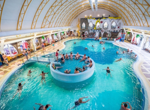 Celodenný vstup do obľúbených kúpeľov THERMAL CORVINUS vo Veľkom Mederi.