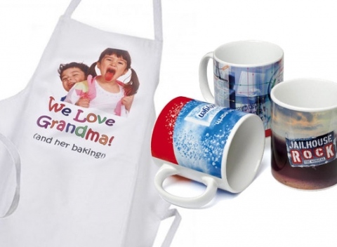 Fotodarčeky pod stromček: hrnček, tričko alebo zástera. Buďte svojim blízkym stále na očiach!