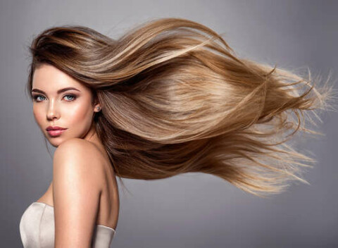 Strih a regenerácia personalizovanou službou POWERMIX od L´Oréal Porfessionnel - okamžitá obnova a lesk.