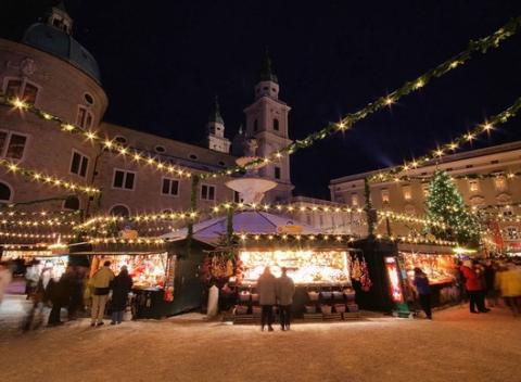 Nenechajte si ujsť rozprávkovo krásne vianočné trhy v Krakove alebo Salzburgu.