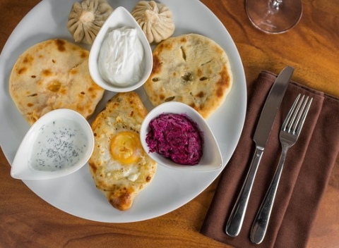 Špeciálne 4-chodové kaukazské menu v novej reštaurácii Nobile na Hviezdoslavovom námestí.