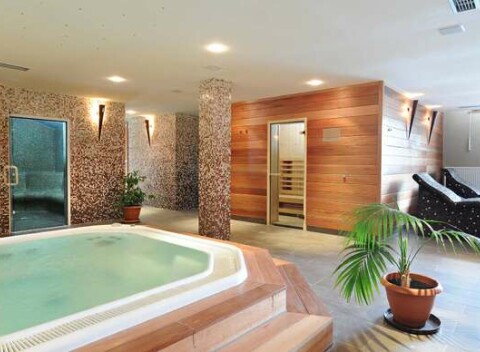 Hotel International**** pod štítmi Tatier s neobmedzeným wellness a vstupom do Thermal Parku Vrbov.