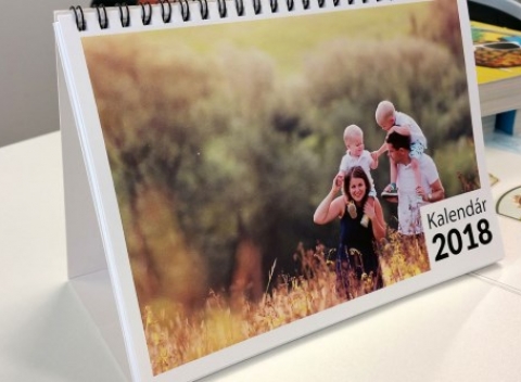 Jedinečný kalendár z vašich fotografií. Skvelý darček, ktorý poteší každý deň.