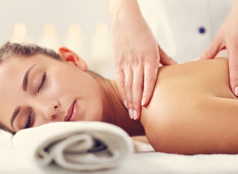 Relaxačné antistresové masáže proti bolesti krčnej chrbtice. Na výber zo 4 masážnych balíčkov.