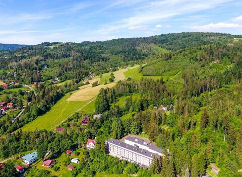Poľské Beskydy: Visla v Hoteli Pod Jedlami *** s polpenziou, neobmedzenou saunou aj fitness + zábavná zóna.