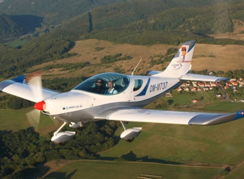 Let športovým lietadlom s možnosťou pilotovania - v ponuke iba 10 kupónov.