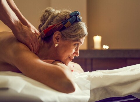 Klasický či seniorský pobyt v Hoteli Adria *** s polpenziou, masážou a hudobnými večermi.