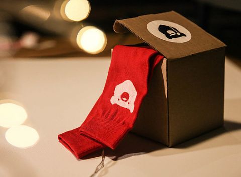 Ponožky Moonsocks s medveďkom dajlabkom, z ktorých vás odstrelí až na Mesiac.