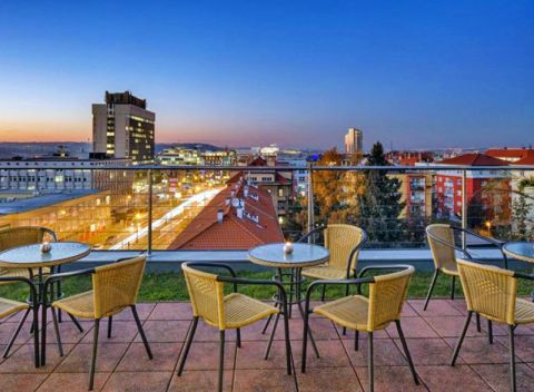 Praha stovežatá: ubytovanie v útulnom hoteli blízko Vyšehradu a centra mesta s raňajkami.