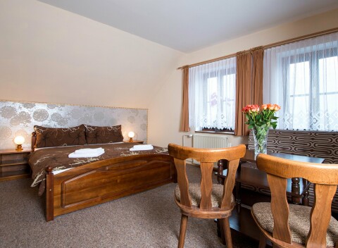 Třeboň v Hoteli Myslivna *** so vstupom do bazéna v kúpeľoch Aurora, soľnou jaskyňou a polpenziou