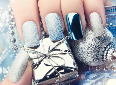 Mrazivo krásne gélové nechty alebo spevnenie prírodného nechta gélom v Nechtovom dizajne Evka.