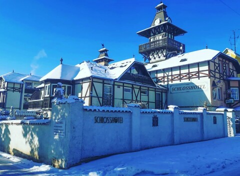 Mariánské Lázně: Relax v Schlosshoteli Marienbad *** s procedúrou + raňajky/polpenzia