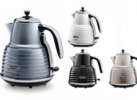 Rýchlovarná kanvica DeLonghi KBZ 2001, neprehliadnuteľný dizajn vo vašej kuchyni.