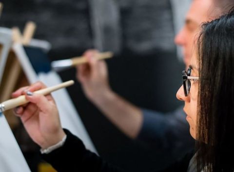 Relax pri maľovaní a víne - tematický večierok a úplná novinka za špeciálnu cenu.