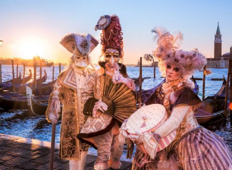 Nezabudnuteľný benátsky karneval. Poznávací zájazd plný farieb, zábavy, tajov histórie.