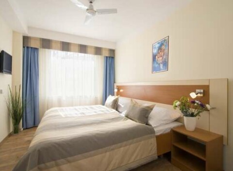 Pražský hotel Aida**** len 15 minút metrom od Václavského námestia s raňajkami