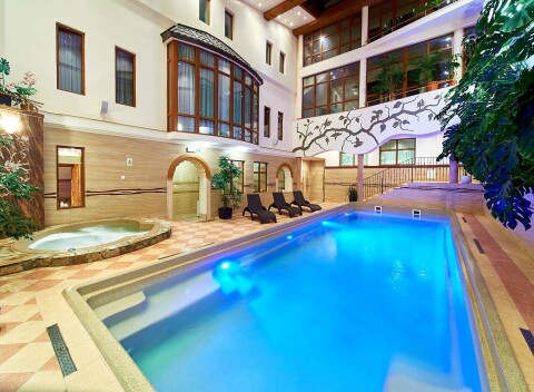 Poľsko neďaleko ski areálov: ECO Active Resort Pieniny s polpenziou, bazénom a wellness