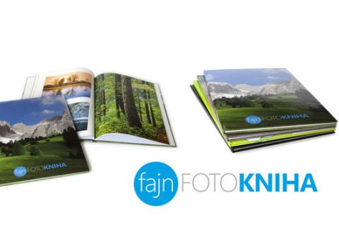 Veľká fotokniha A4 na výšku v pevných doskách na kvalitnom kriedovom papieri.