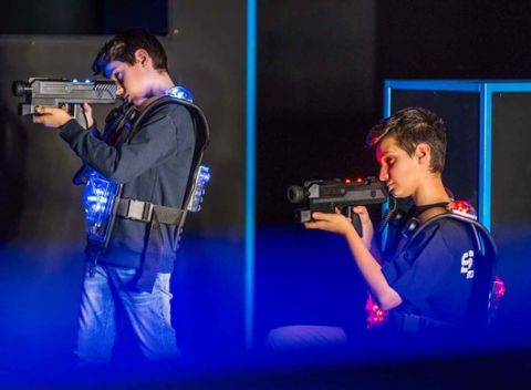 Najnovšia laser aréna v Bratislave. Laser game pre 1 osobu (15 minút – 1 hra).