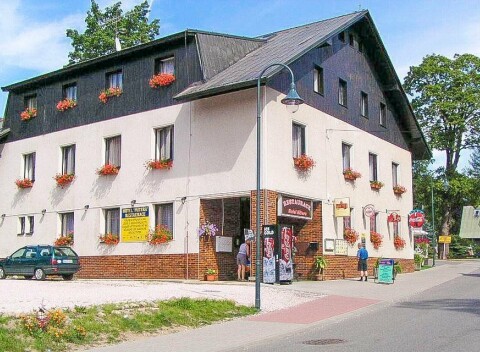 Krkonoše: Jar a leto v Hoteli Anna *** s polpenziou + zľava na wellness Rímske kúpele a masáže