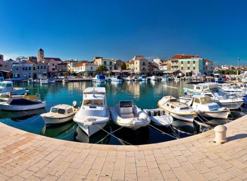 Chorvátsko na 7 nocí s polpenziou vo Vila Mate v pôvabnom mestečku Vodice.