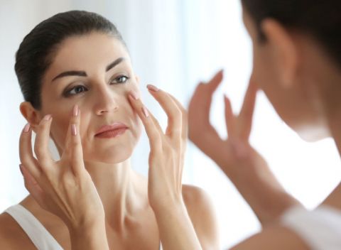 Zbavte sa ochabnutej pleti a získajte dokonalejší tvar tváre. Na výber z 5 kozmetických procedúr.