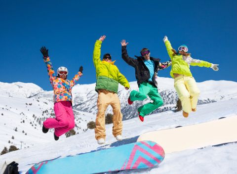 Zbaľte lyže, snowbordy a priateľov. Celodenný skipass do strediska Skalka arena, Kremnica.