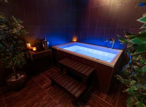 Až 120 minút v privátnom wellness v romantickej atmosfére v PREMIUM**** business hoteli Bratislava