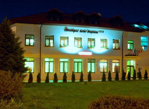 Spoznajte krásy Slovenského Rudohoria a slávnu banícku tradíciu v Rožňave. Uhostí vás exkluzívny Boutique Hotel Empress**** s wellness.