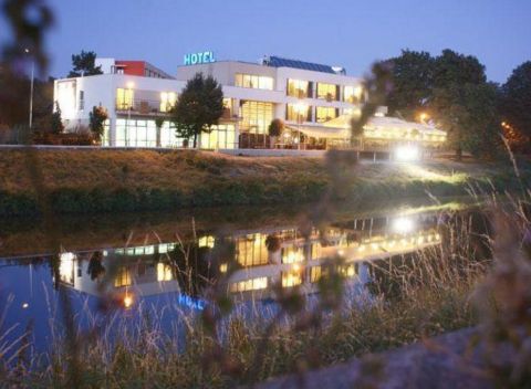 Ubytovanie v Hoteli River Nitra, ktorý má strategické umiestnenie pri Agrokomplexe.