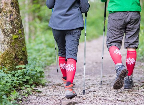 Kompresívne podkolienky pre športovcov a turistov aj ako bojovníci proti pocitu ťažkých nôh.