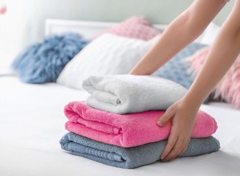 Kvalitné osušky s vlastným vyšívaným textom, vyrobené v Turecku zo 100 % bavlny.