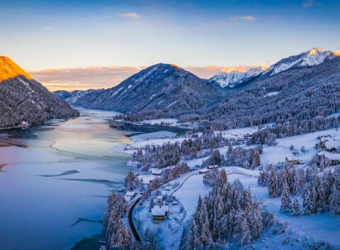 Rakúsko: Korutánsko pri jazerách i ski areáloch v Hoteli Villa Huber *** s polpenziou a saunou