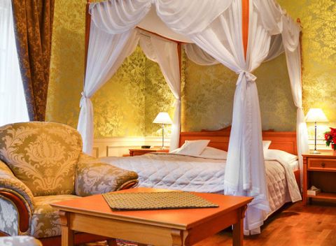 Mágia zámockého hotela Lednice**** s ubytovaním a wellness alebo degustáciou vína pre dvojicu.