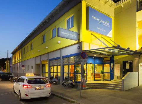 Navštívte Viedeň počas víkendového wellness pobytu s bazénom a raňajkami v 4* hoteli.