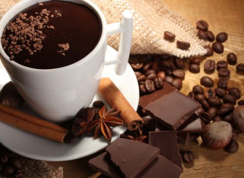 Absolútna bomba endorfínov - lahodná horúca čokoláda počas zimných dní v Barbakan Bar.