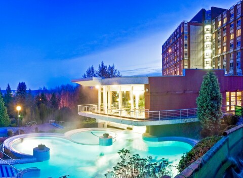 Maďarsko 750 m od jazera Hévíz: Ensana Thermal Aqua **** s all inclusive stravou a wellness + bazény