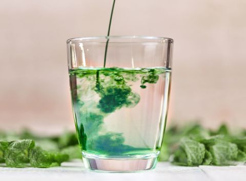 Tekutý chlorofyl pre správnu funkciu svalov, nervov a srdca a regeneráciu organizmu.