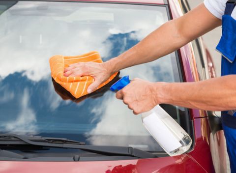 Umytie exteriéru auta s voskom Autoglym + osušenie vozidla podľa výberu.