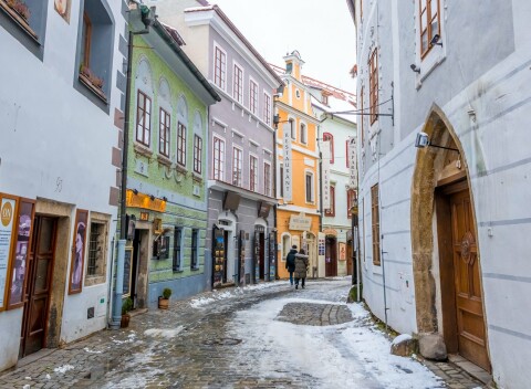 Český Krumlov v centre: Penzión Alt Straninger s raňajkami v modernej kaviarni a fľašou vína v izbe