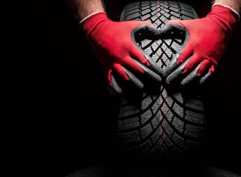 Sezónne prezutie s vyvážením + kontrola vozidla: prezutie rôznych veľkostí kolies