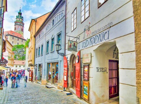 Český Krumlov priamo v centre pri Námestí Svornosti v Penzióne Pod Radnicí s raňajkami a fľašou vína