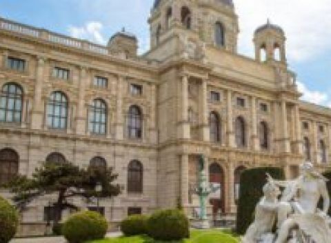 Poznávací zájazd do čokoládovne v Kitsse, jaskyne a jazera Hinterbrühl a Haus des Meers vo Viedni.