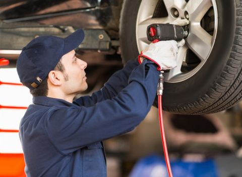 Kompletné prezutie pneumatík s vyvážením a uskladnením v centre Bratislavy, vyvažovací materiál v cene.