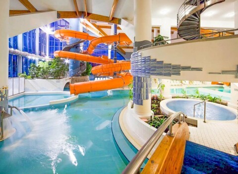 Maďarsko blízko Hévízu a termálnych kúpeľov: Romantika na zámku Fabianics s polpenziou a wellness