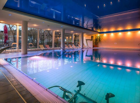 Dudince len 500 m od kúpeľov: Penzión U Mlynárky s polpenziou, bazénom, wellness centrom a masážou