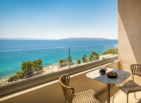 Makarska len 150 m od mora v luxusnom Aminess Khalani Beach Hoteli ***** s polpenziou, bazénmi a wellness