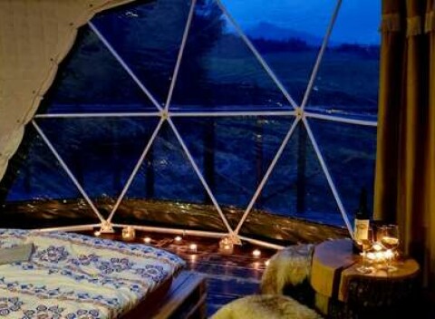 Glamping Liptov - zážitkové ubytovanie s výhľadmi na Kriváň priamo z postele